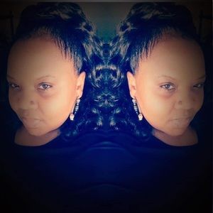 Meet your Posher, Charmian